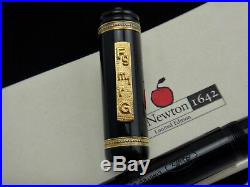 DELTA Isaac Newton Vermeil With Sapphire Limited Edition Fountain Pen 403/1642 M