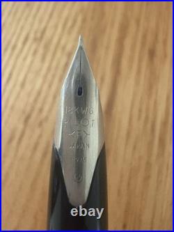JAPAN PILOT Sterling Silver 1975 vintage 18K nib size F fountain pen
