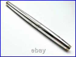 NICE VINTAGE c1970 PARKER 75 SMOOTH STERLING SILVER KEEPSAKE FOUNTAIN PEN 14K F