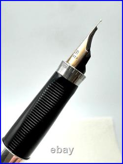 NICE VINTAGE c1970 PARKER 75 SMOOTH STERLING SILVER KEEPSAKE FOUNTAIN PEN 14K F
