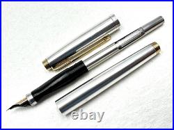 NICE VINTAGE c1970 PARKER 75 SMOOTH STERLING SILVER KEEPSAKE FOUNTAIN PEN 14K F