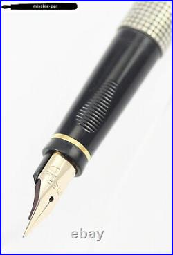 Old Parker 75 Fountain Pen in Sterling Silver with 14K M-nib / Made in France