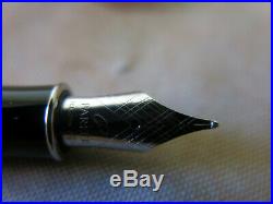 Parker Sonnet Premium Silver Lustre CT Medium Point Fountain Pen 1743562