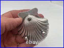 Vintage Authentic Tiffany & Co. Scallop Shell pen holder. 925 silver & pen
