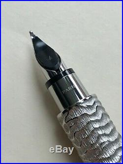 Waterman Serenite Blue Lacque Fountain Pen 18k Nib