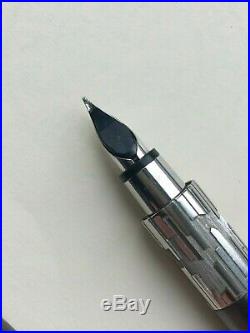 Waterman Serenite Grey Titanium Fountain Pen 18k Nib